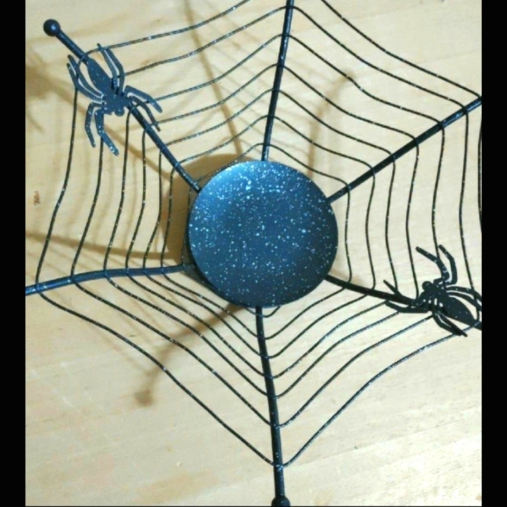 Spider web bowl